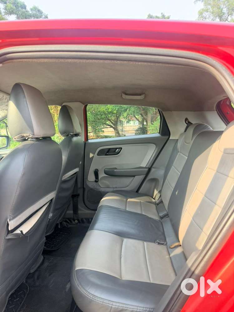 Tata Altroz 1.2 Xe, 2020, Petrol