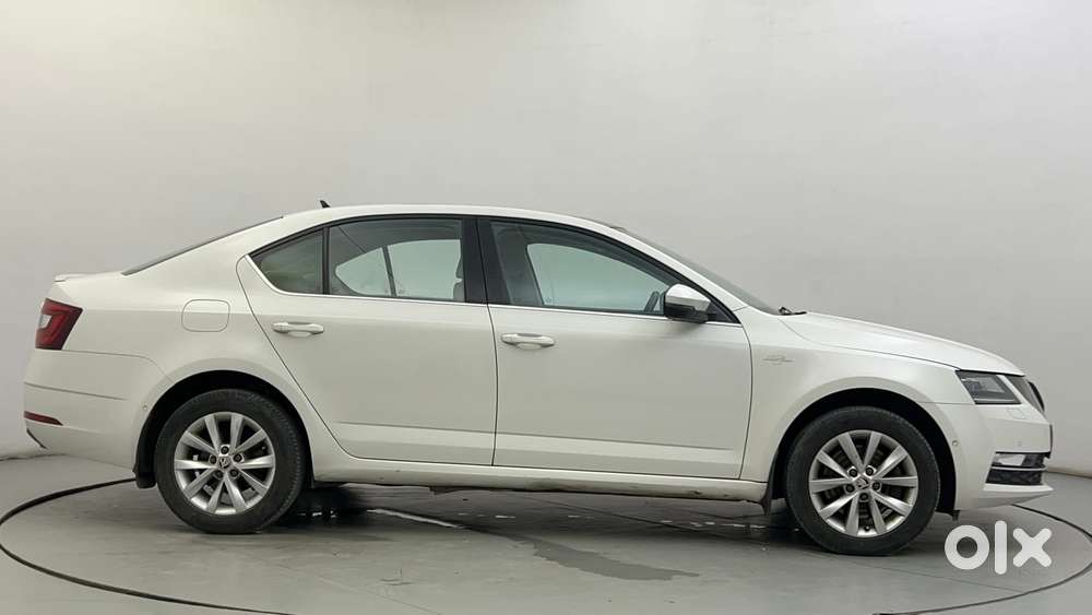 Skoda Octavia 2.0 L K Tsi At, 2017, Petrol