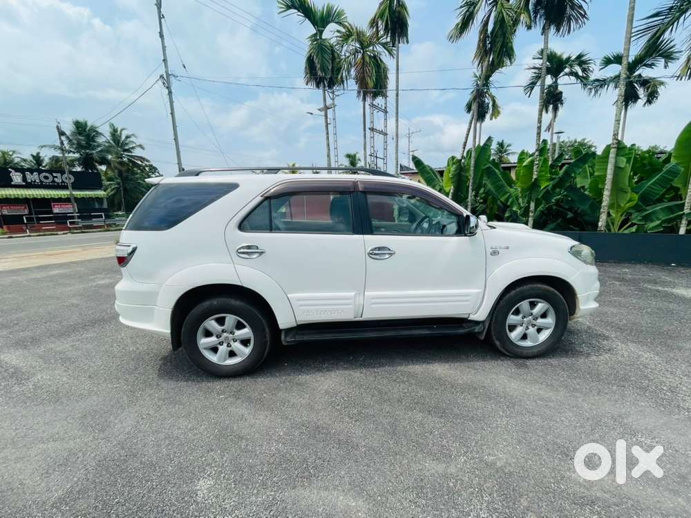 Toyota Fortuner 2011 Diesel 199999 Km Driven