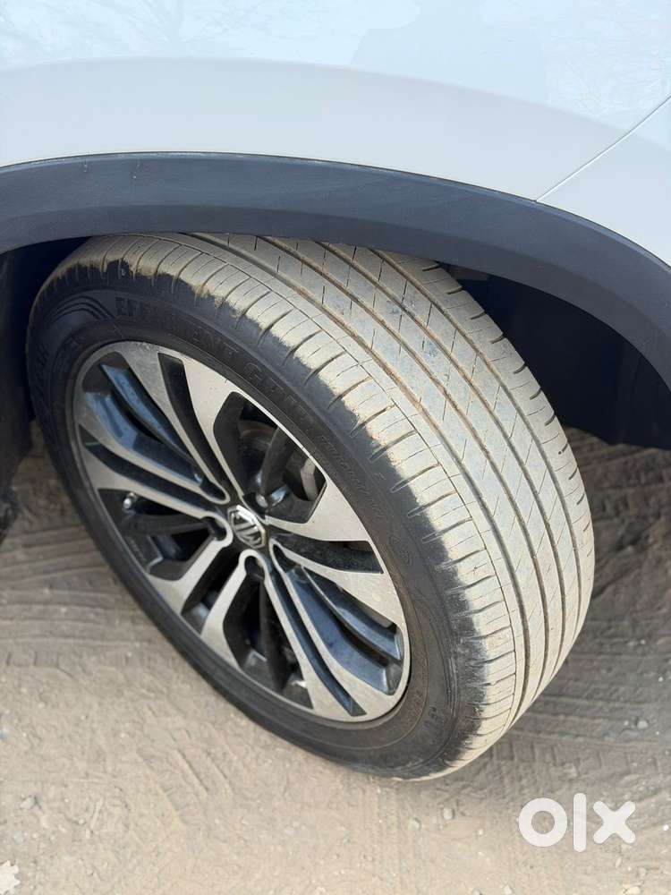 Mg Hector Plus Sharp Pro 1.5 Turbo Petrol Cvt 7 Str, 2023, Petrol