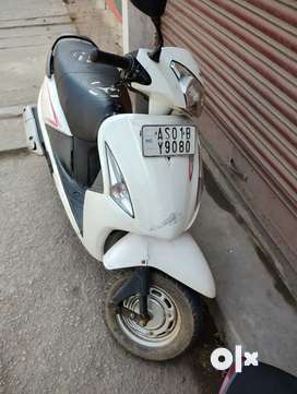 Pleasure scooty discount 2015 model price