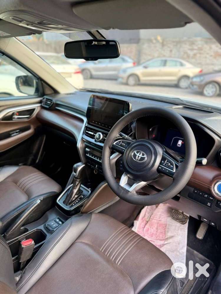 Toyota Urban Cruiser Hyryder 1.5 V Hybrid, 2023, Petrol