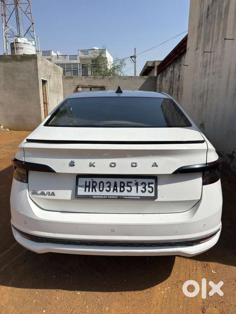 Skoda Slavia Petrol 2023