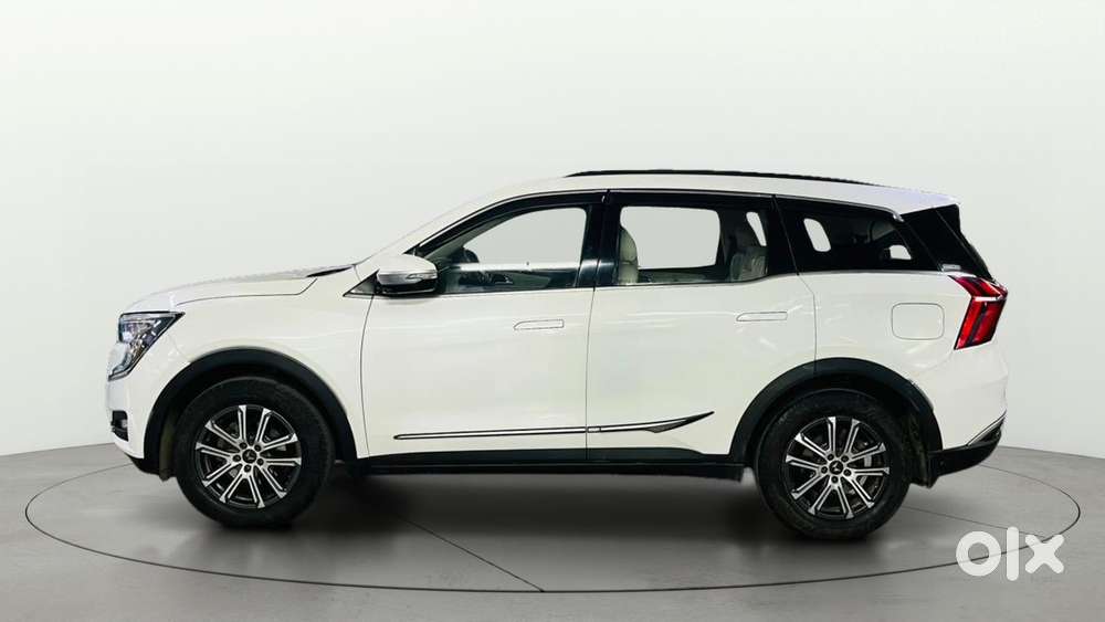 Mahindra Xuv700 2.0 Ax 7 Petrol Mt Str, 2021, Petrol