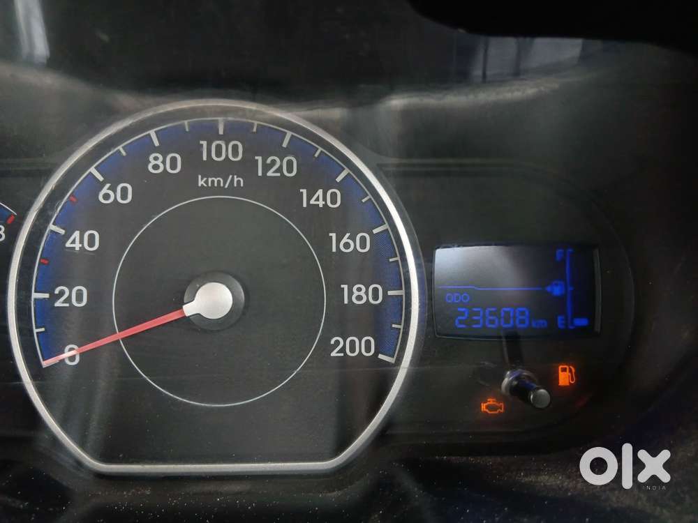 Hyundai I10 Sportz, 2015, Petrol