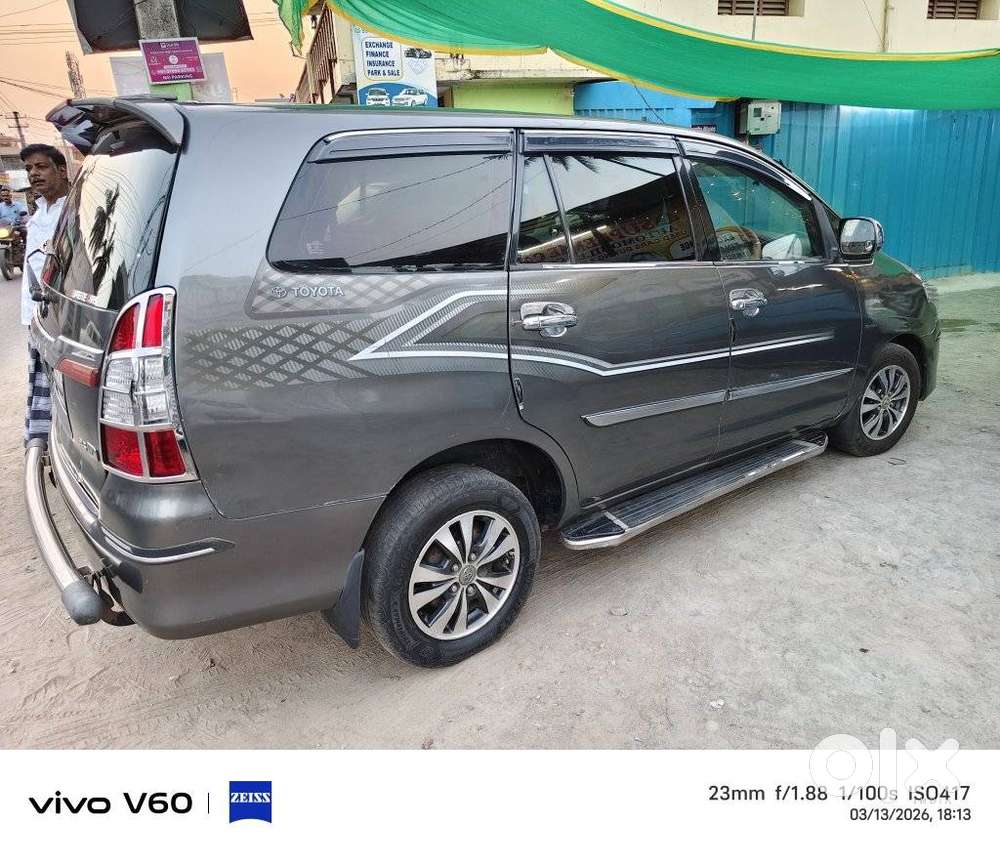 Toyota Innova 2.5 V 8 Str, 2010, Diesel