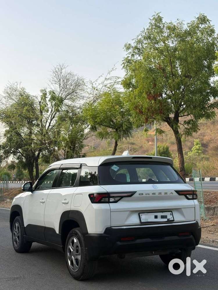 Maruti Suzuki Brezza 1.5 Lxi Cng, 2023, Cng & Hybrids