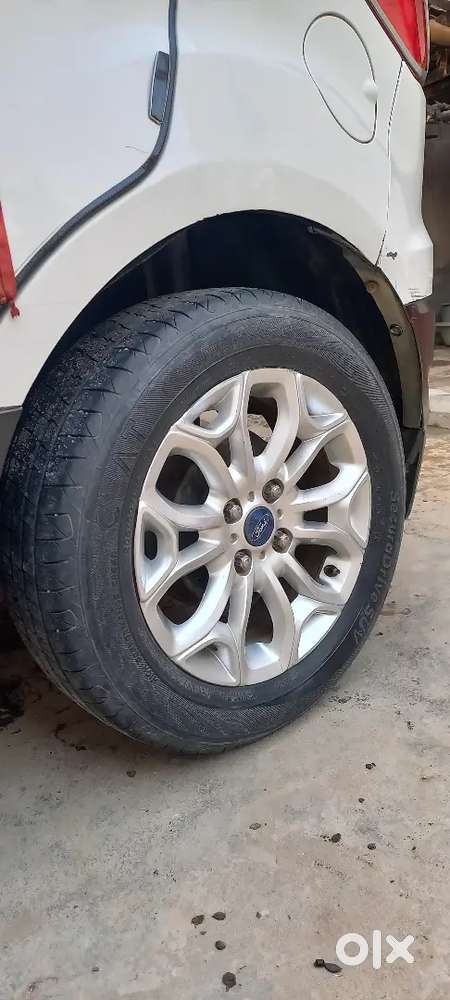 Ford Ecosport  Model 2015 Petrol Last December