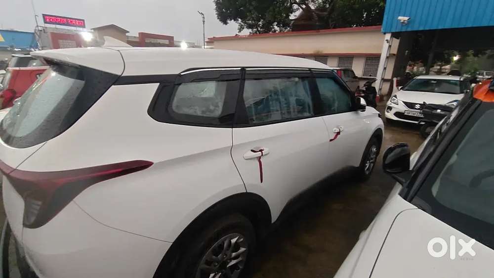 Kia Carens 1.5 Luxury 2026 14 Lakh Se Kam Wale Message Na Kre