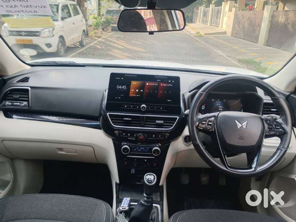 Mahindra Xuv 3xo Ax5 Pm Mt, 2024, Petrol
