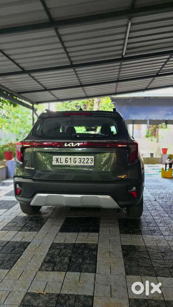 Kia Seltos Htk Plus Facelift 2023 Petrol Manual Transmission 2.3 Year.