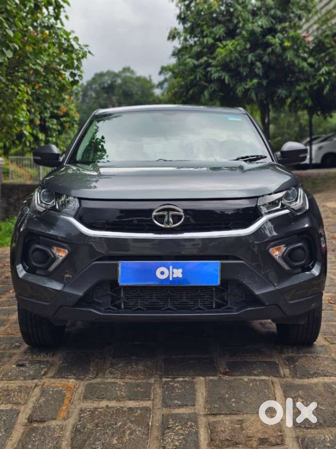 Tata Nexon 1.2 Revotron Xt, 2023, Petrol