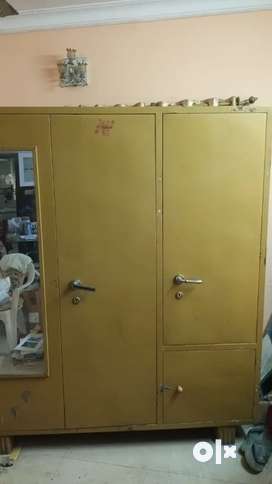 Olx second hand godrej almirah discount