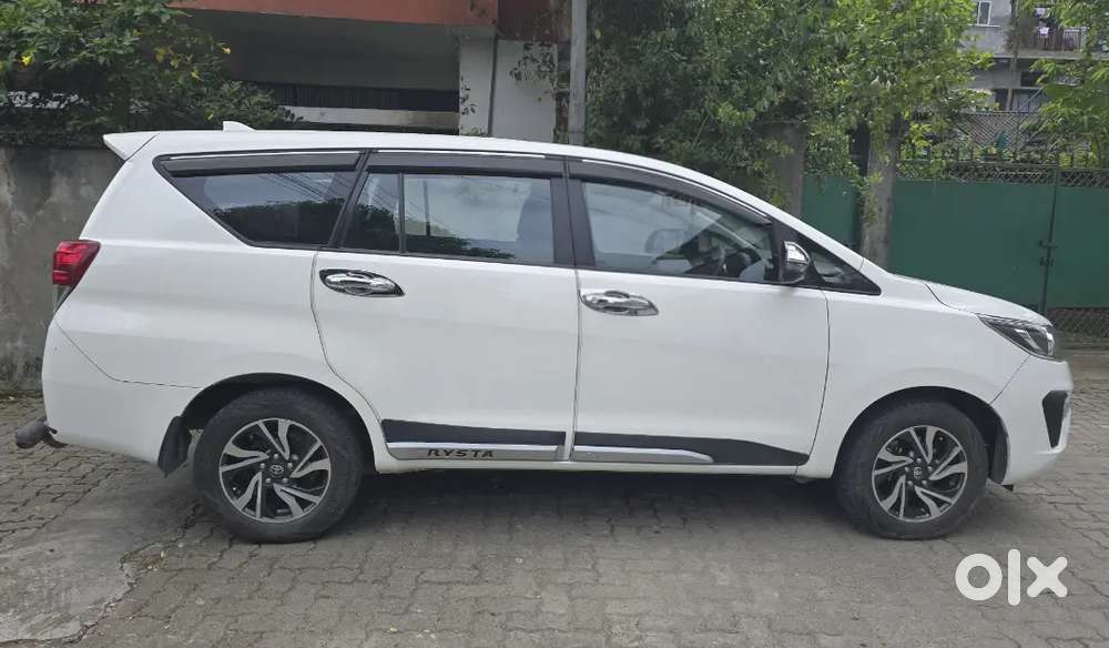 Toyota Innova Crysta 2022 Diesel 113000 Km Driven
