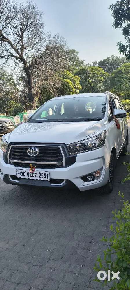 Toyota Innova Crysta 2024