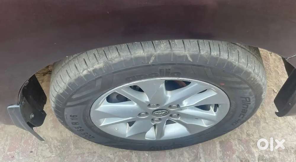 Toyota Innova Crysta 2017 Second-owner Diesel Mt