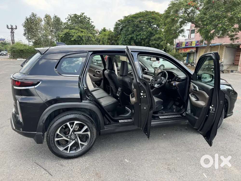 Toyota Hyryder S Hybrid 2023