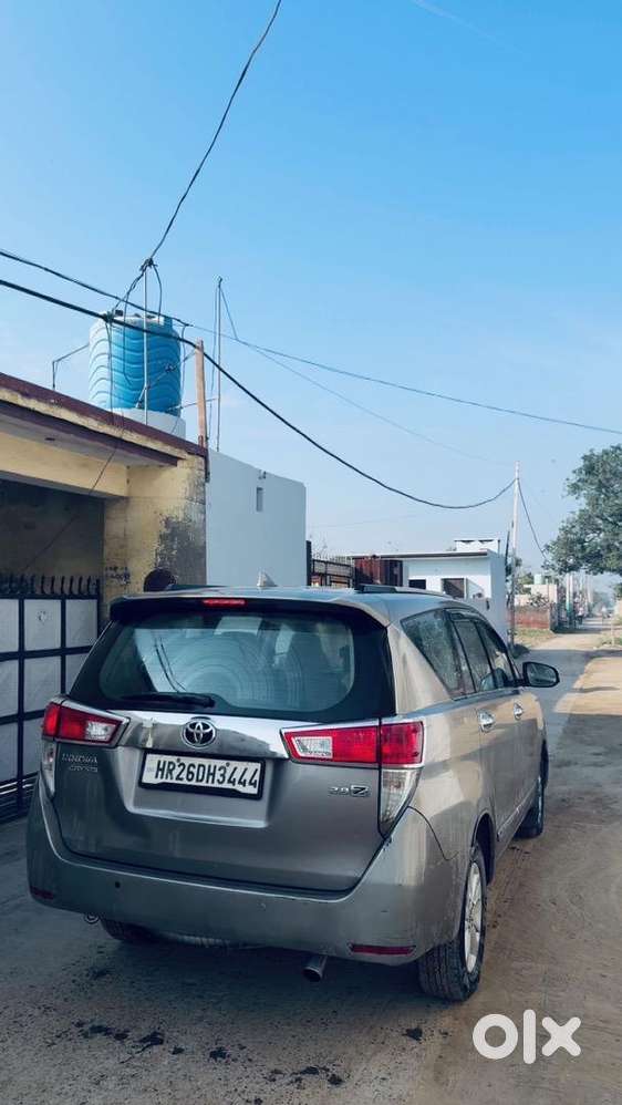Toyota Innova Crysta 2.8z