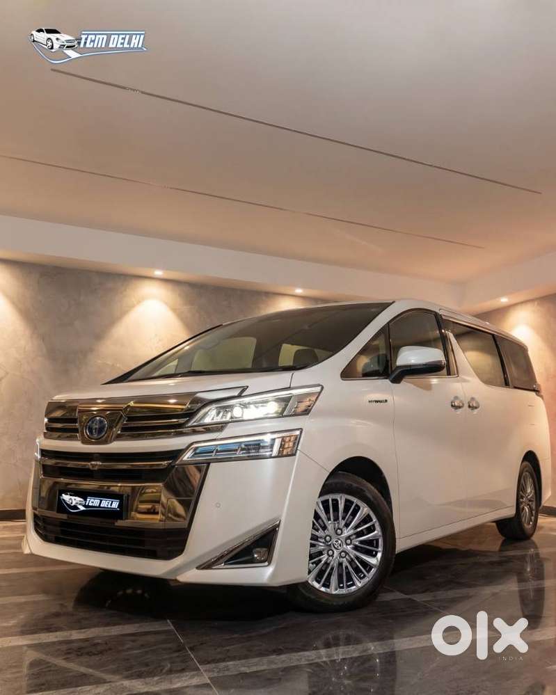 Toyota Vellfire 2.5 Executive Lounge, 2022, Petrol