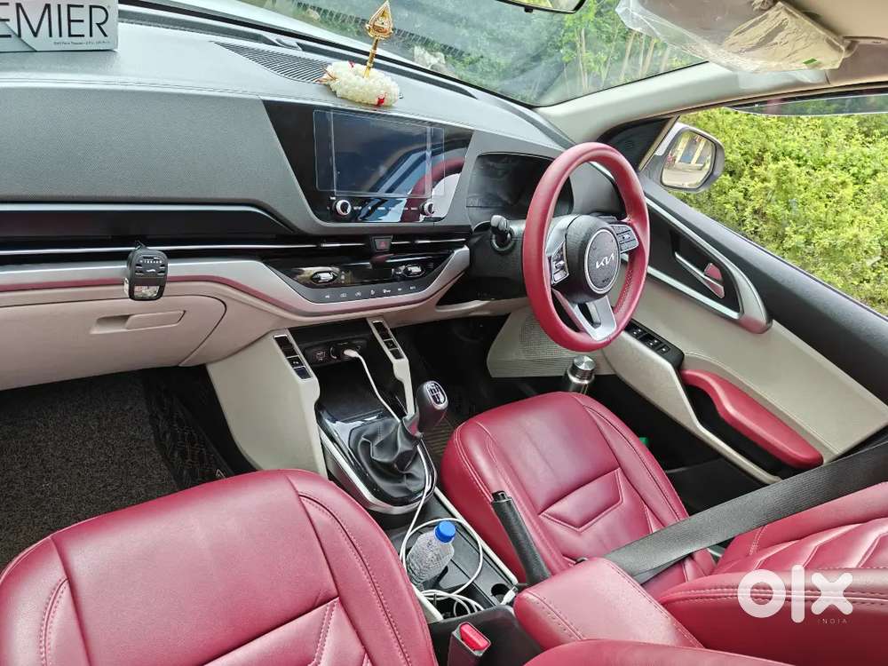 Kia Carens 2024 Petrol Well Maintained