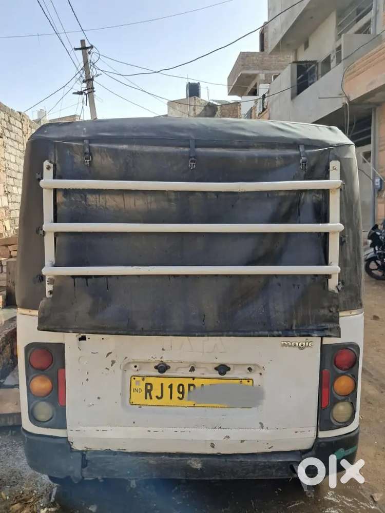Tata Magic Diesel 2013 Manual Variant