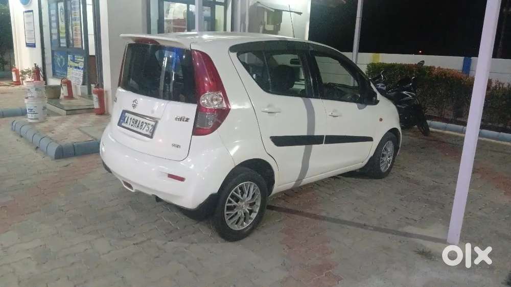 Maruti Suzuki Ritz Vxi 2010 Neat Engine  Whitecolur 9 Th 0wner Runnin