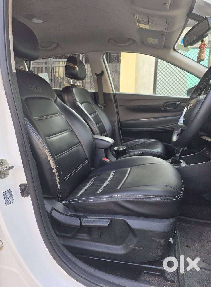 Hyundai I20 1.4 Asta (o) At With Sunroof, 2021, Petrol