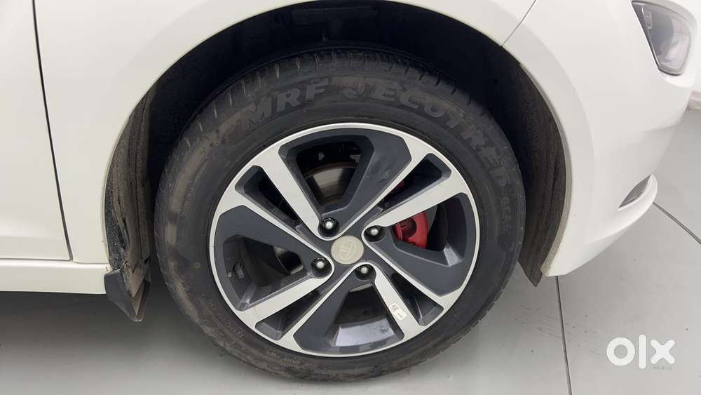 Tata Altroz 1.2 Xza Plus, 2023, Petrol