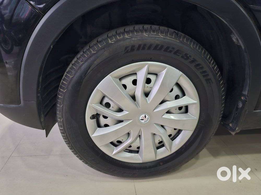 Mahindra Xuv300 W4, 2023, Petrol