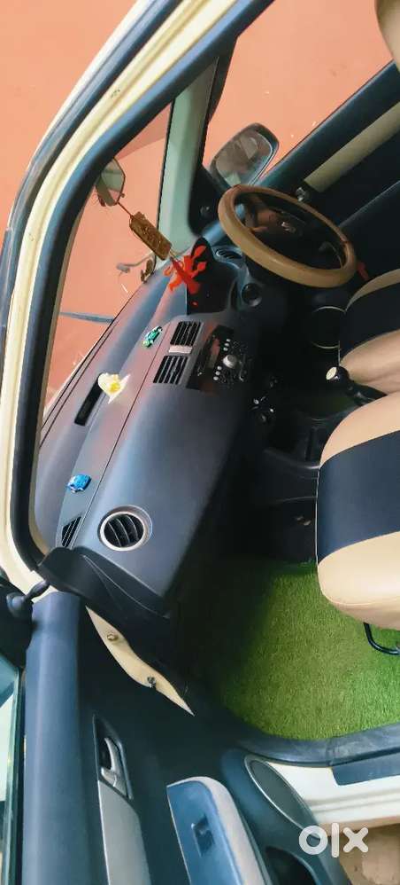 Maruti Suzuki Dzire 2011