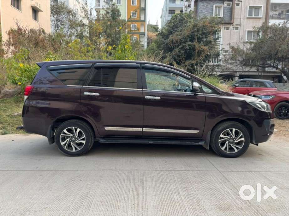 Toyota Innova Crysta [2020-ongoing] 2.4 Gx 7 Str, 2022, Diesel