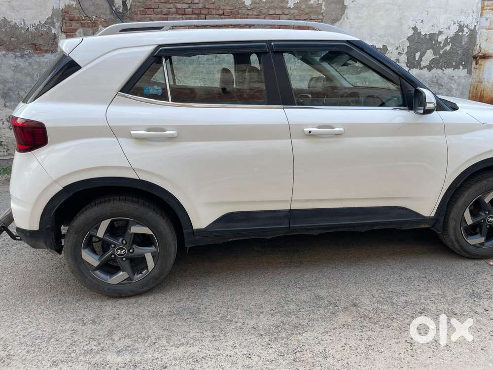 Hyundai Venue 1.2 S (o), 2021, Petrol