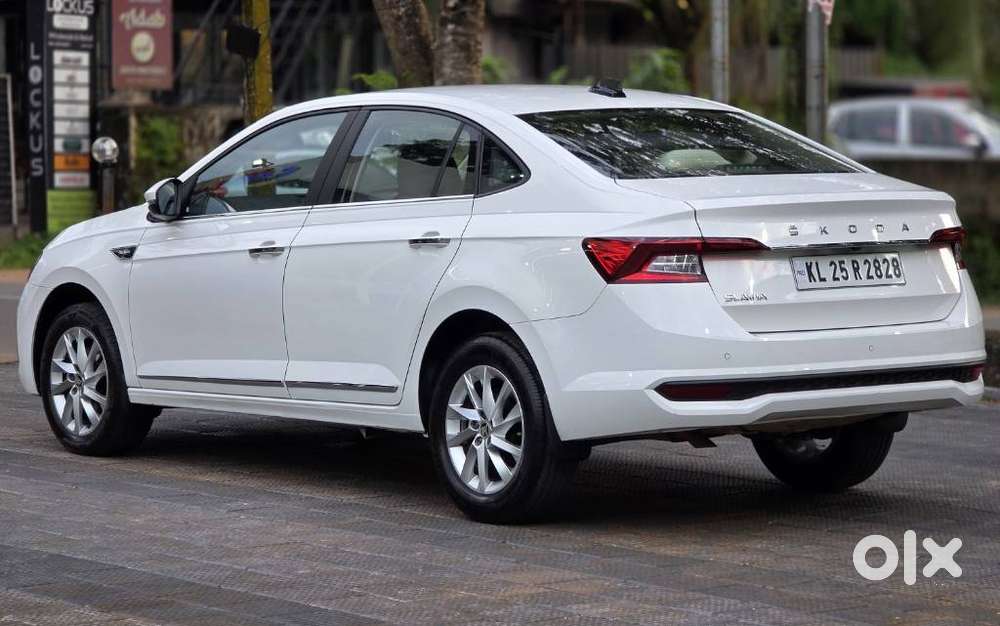 Skoda Slavia 1.0 Ambition Tsi, 2023, Petrol