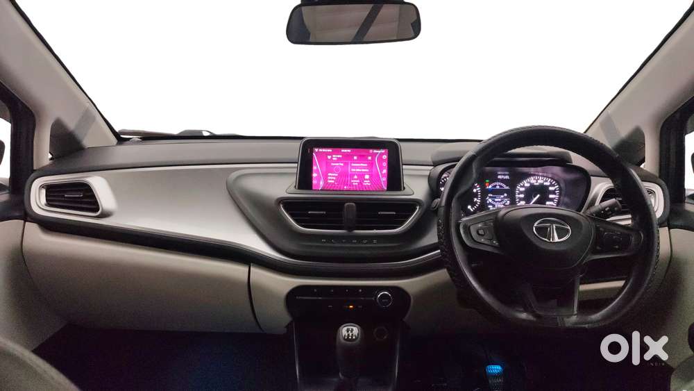 Tata Altroz 1.2 Xt, 2022, Petrol