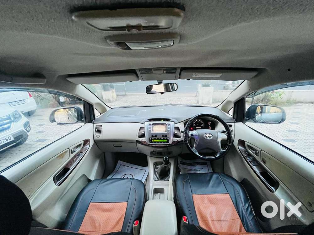 Toyota Innova 2.5 V 7seater Crysta Edition, 2014, Diesel