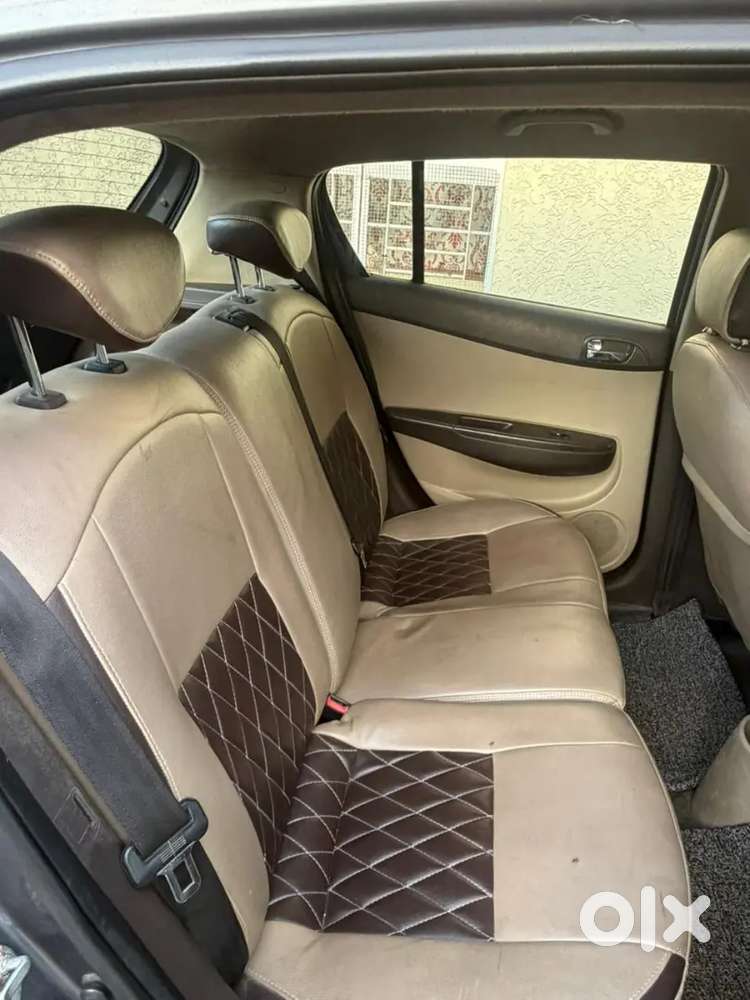 Hyundai I20 Asta Petrol 2010