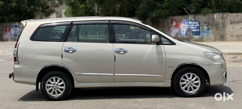 Toyota Innova 2.5 Ev (diesel) Ps 8 Seater Bs Iv, 2014, Diesel