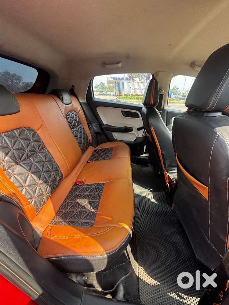 Single Handede Tata Altroz Xe Petrol (2021)  45k Km  Red Color