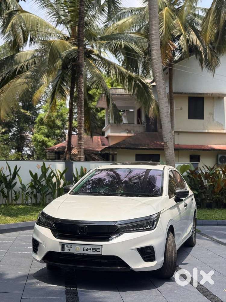 Well Maintained Vehicle  Showroom Service Only Insurance 1 Year