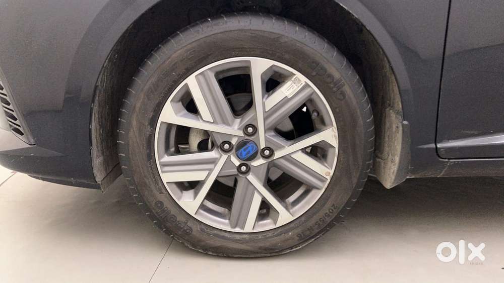 Hyundai Verna 1.5 Sx (o) Vtvt Ivt, 2024, Petrol