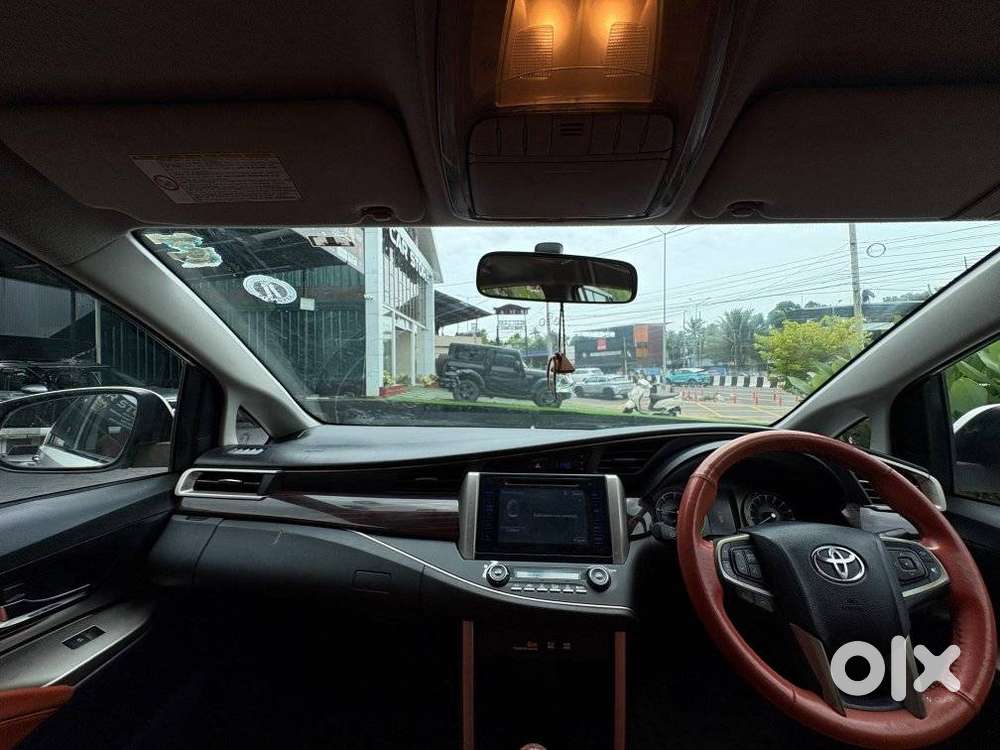 Toyota Innova Crysta 2.4 Vx Mt 8s, 2017, Diesel
