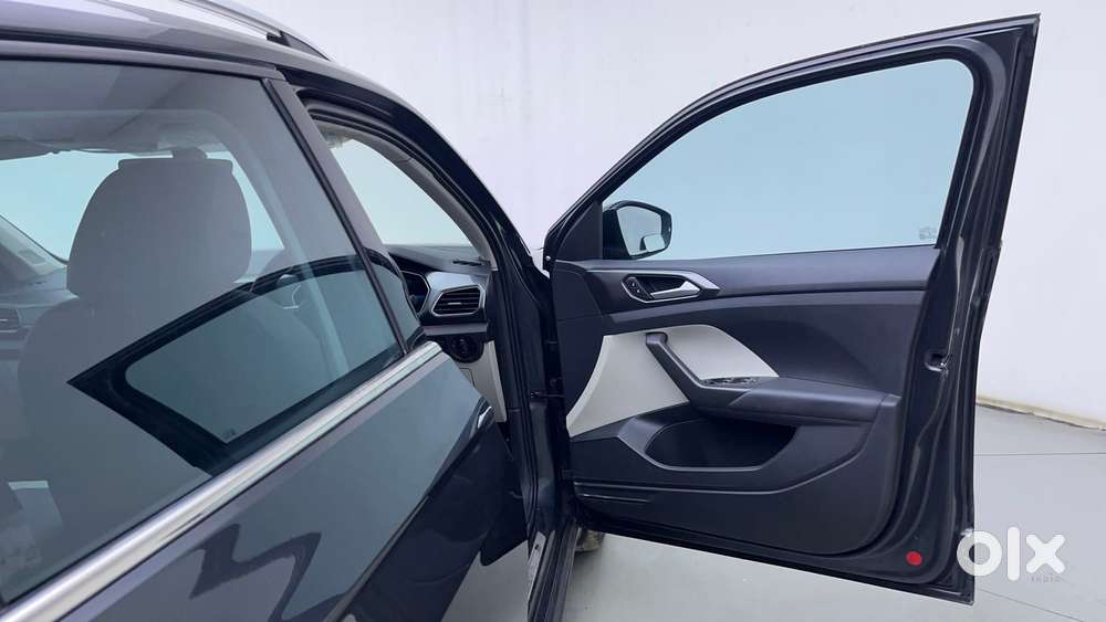 Volkswagen Taigun Topline 1.0 Tsi At (electric Seats), 2022, Petrol