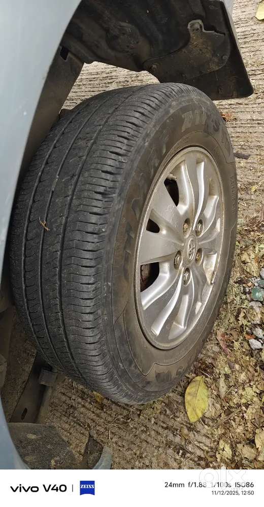 Toyota Innova 2010 Diesel 200000 Km Driveno