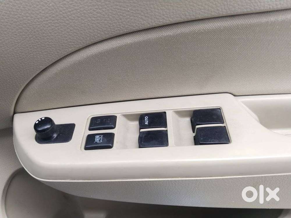 Maruti Suzuki Swift Dzire 1.2 Vxi Bsiv, 2014, Petrol