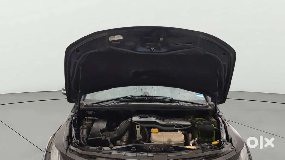 Tata Hexa 2.2 Xta 4x2 7 Str, 2017, Diesel