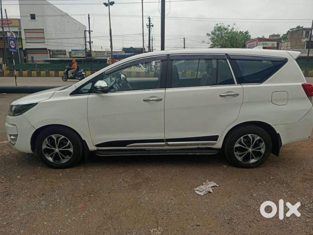 Toyota Innova Crysta 2.4 G Mt 8s, 2017, Diesel
