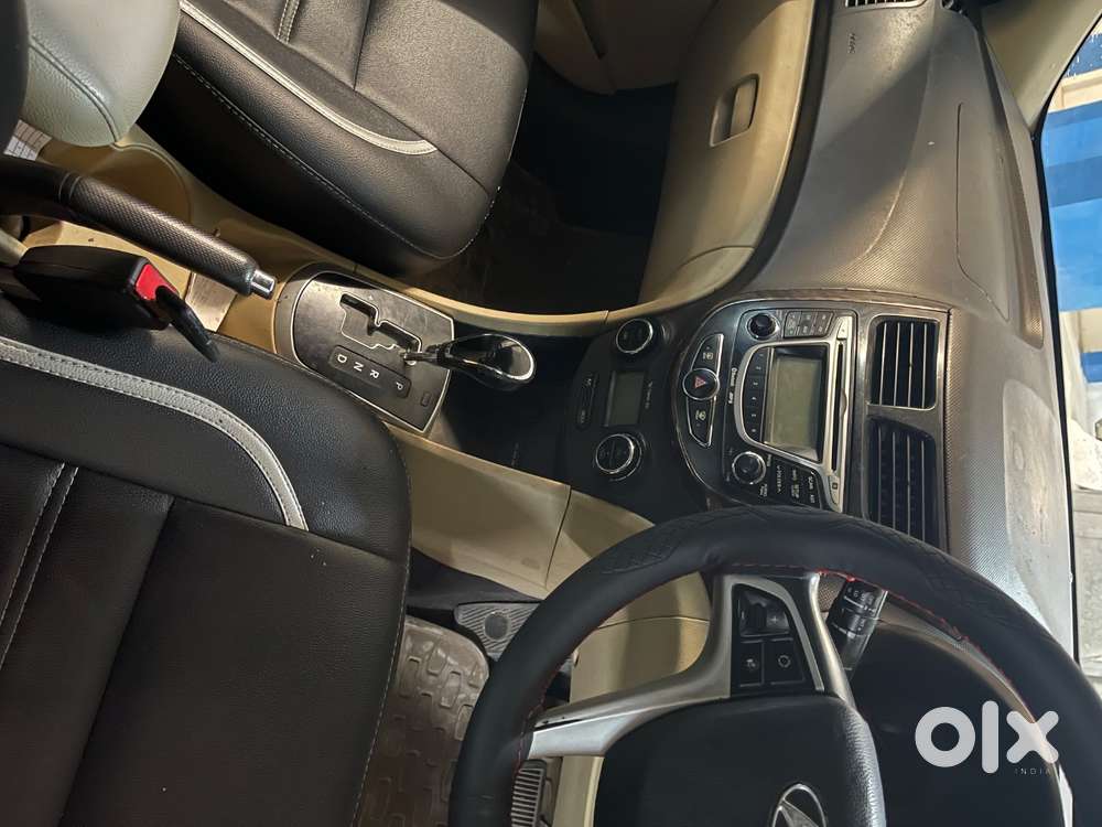 Hyundai Verna Fludic 1.6 Crdi Sx Auto  (company Alloy Wheels)