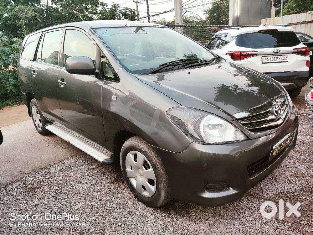 Toyota Innova 2.5 G (diesel) 8 Seater, 2009, Diesel