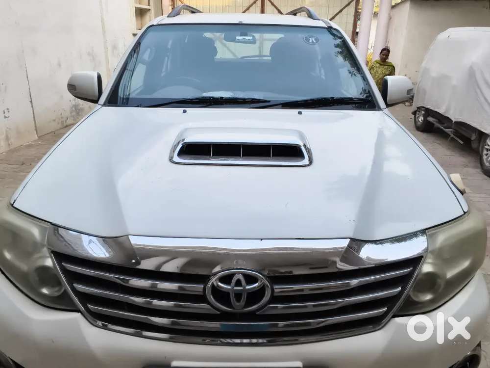 Toyota Fortuner 2015 Diesel 170000 Km Driven
