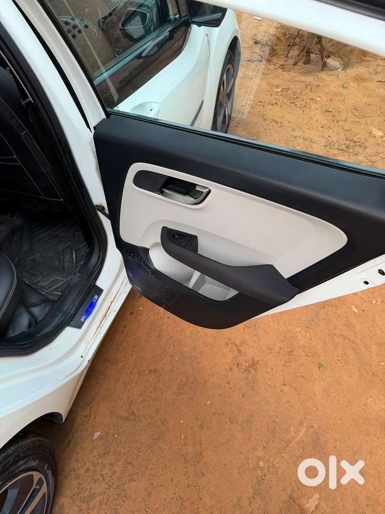 Tata Altroz 1.2 Petrol 2023